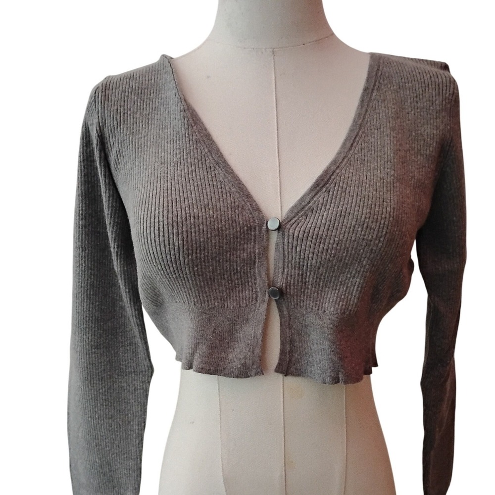 Wild Fable Gray Ribbed Cropped Cardigan Sweater V-Neck Two Button Long Sleeve M - Picture 1 of 5
